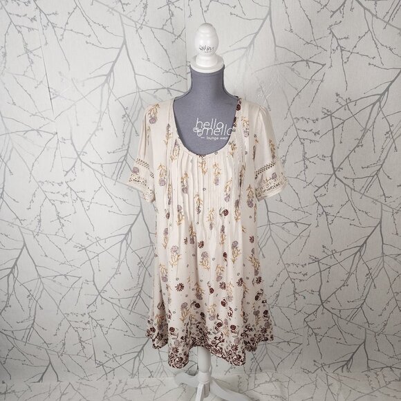 Ecote Ivory Floral Print Pinktuck Pleated Flowy Swing Dress - Picture 2 of 9